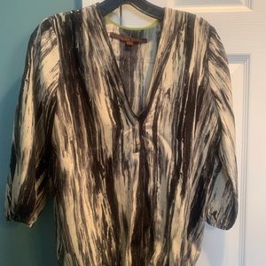 A Common Thread Top. Size Medium